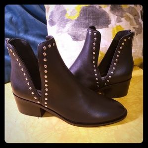 conquest bootie steve madden